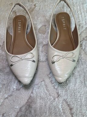 Esprit Cream Textured Pointed Slingback Flats with Bow Detail